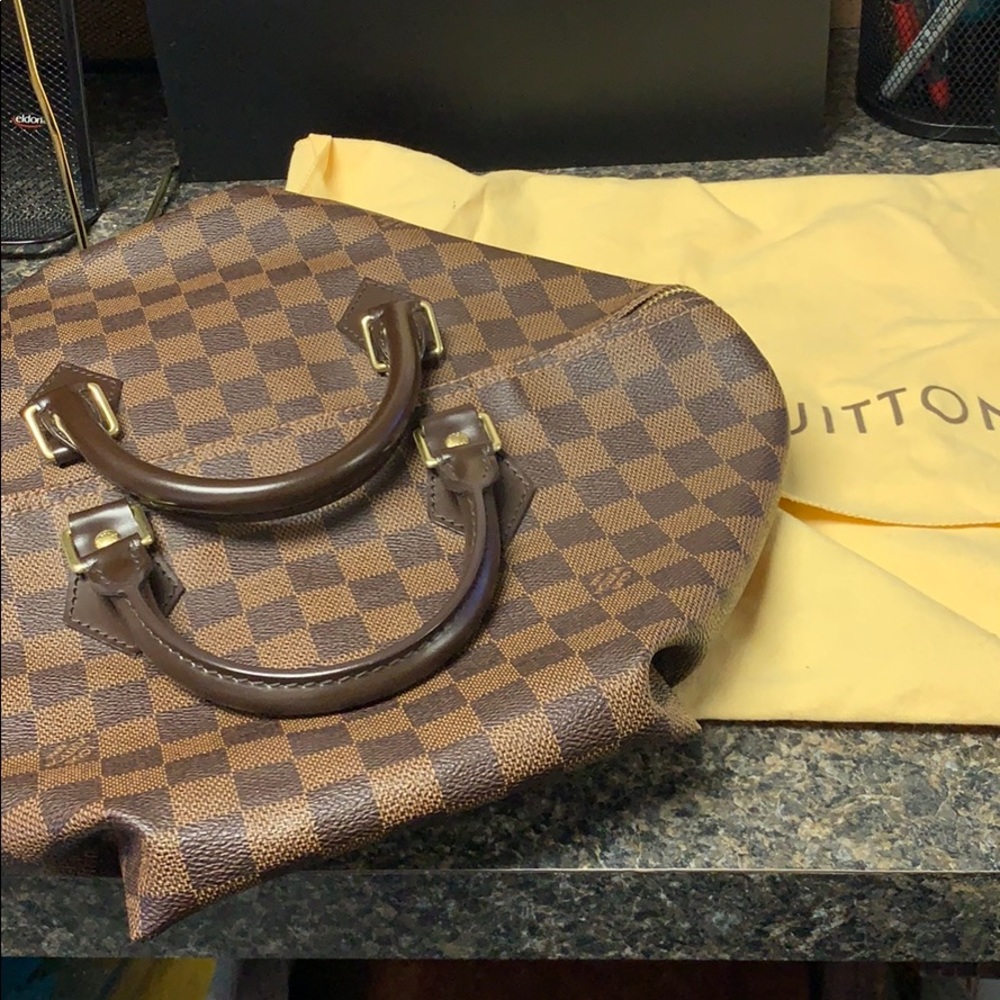 Authentic Louis Vuitton speedy 35